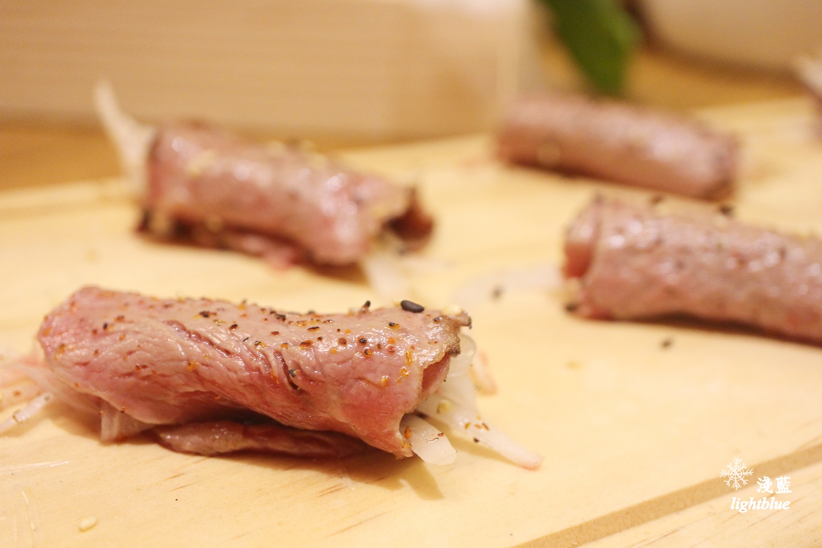 [ 松江南京站美食 ] 淺藍 × 婧shabu～超值獨享鍋有800g肉盤跟滿滿海鮮，小鳥胃不要試