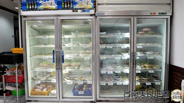 丸鮮魚翅牛豬平價自助火鍋：【台南市-安平區美食】從永華路的『台南茄萣魚翅火鍋』移來中華西麥當勞旁的【丸鮮魚翅牛豬平價火鍋】！提供各式新鮮的海味，甚至老客戶嘴饞的預訂珍品~來這都能一飽口福啦٩(♡ε♡ )۶