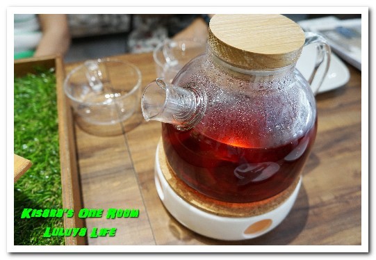 璐露野生活Luluyelife Café：台北大安野餐餐廳． 不被風吹日曬的華麗風派對野餐桌──璐露野生活