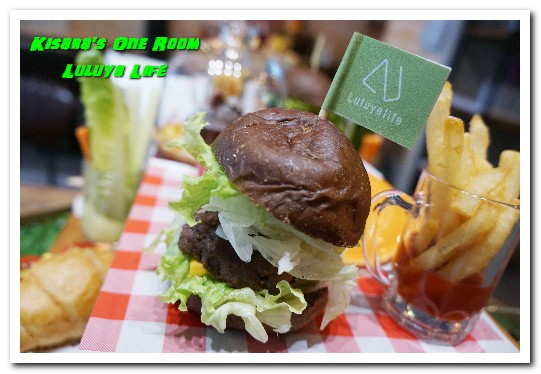 璐露野生活Luluyelife Café：台北大安野餐餐廳． 不被風吹日曬的華麗風派對野餐桌──璐露野生活