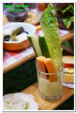 璐露野生活Luluyelife Café：台北大安野餐餐廳． 不被風吹日曬的華麗風派對野餐桌──璐露野生活