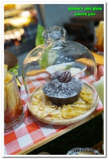 璐露野生活Luluyelife Café：台北大安野餐餐廳． 不被風吹日曬的華麗風派對野餐桌──璐露野生活