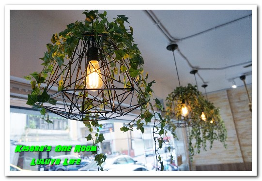 璐露野生活Luluyelife Café：台北大安野餐餐廳． 不被風吹日曬的華麗風派對野餐桌──璐露野生活