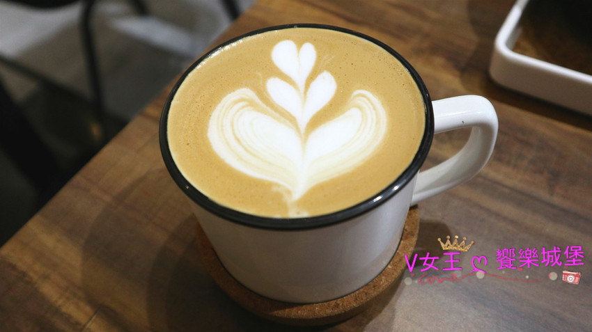 【台北信義安和美食】璐露野生活 LULUYELIFE CAFÉ 野餐餐廳 ~ 誰說不能在室內野餐，華麗的雙人派對野餐桌，跟姊妹享受不被風吹日曬的野餐日
