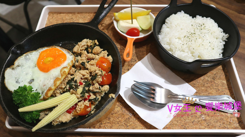 【台北信義安和美食】璐露野生活 LULUYELIFE CAFÉ 野餐餐廳 ~ 誰說不能在室內野餐，華麗的雙人派對野餐桌，跟姊妹享受不被風吹日曬的野餐日