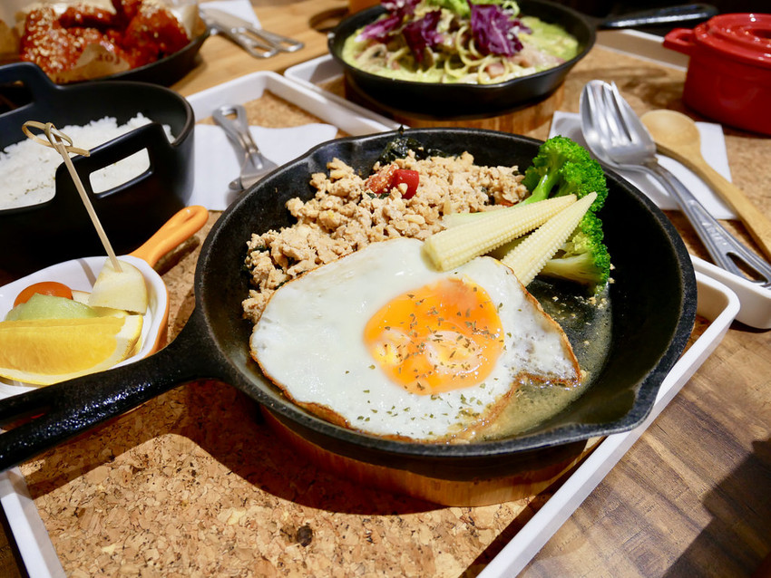 [台北大安] 來璐露野夏天野餐不曬黑還可以吹冷氣吃好料 / 信義安和站／野餐餐廳／台北外燴佈置／CP值美食 / 輕食下午茶