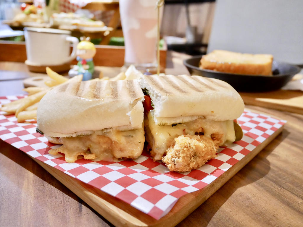 [台北大安] 璐露野生活 LULUYELIFE CAFÉ華麗夢幻的派對野餐桌 / 野餐餐廳 / 輕食三明治 / 可外帶外送