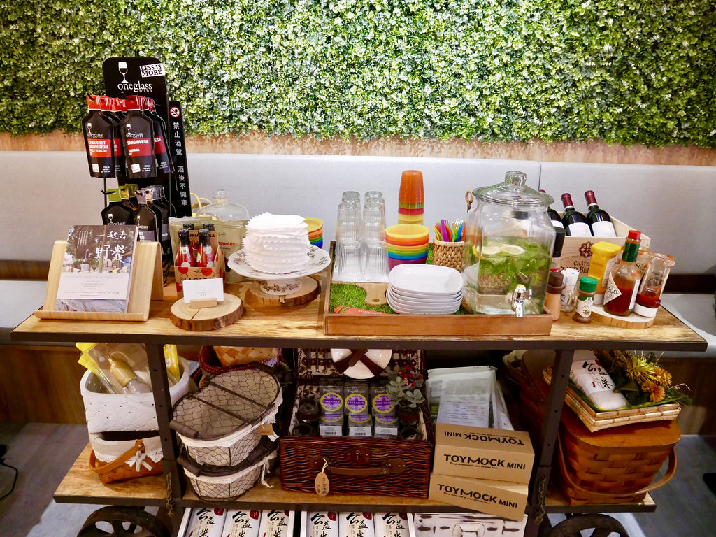 [台北大安] 璐露野生活 LULUYELIFE CAFÉ華麗夢幻的派對野餐桌 / 野餐餐廳 / 輕食三明治 / 可外帶外送