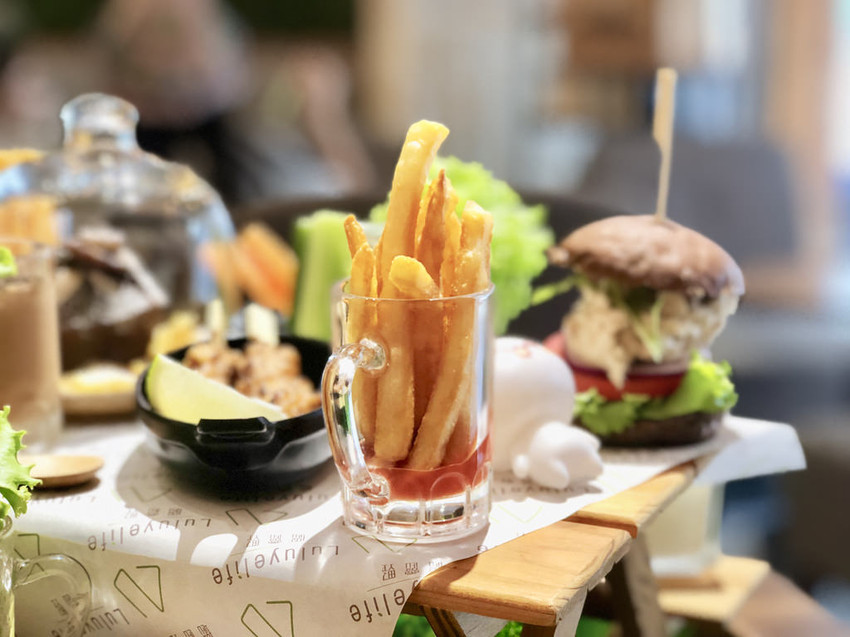 [台北大安] 來璐露野夏天野餐不曬黑還可以吹冷氣吃好料 / 信義安和站／野餐餐廳／台北外燴佈置／CP值美食 / 輕食下午茶