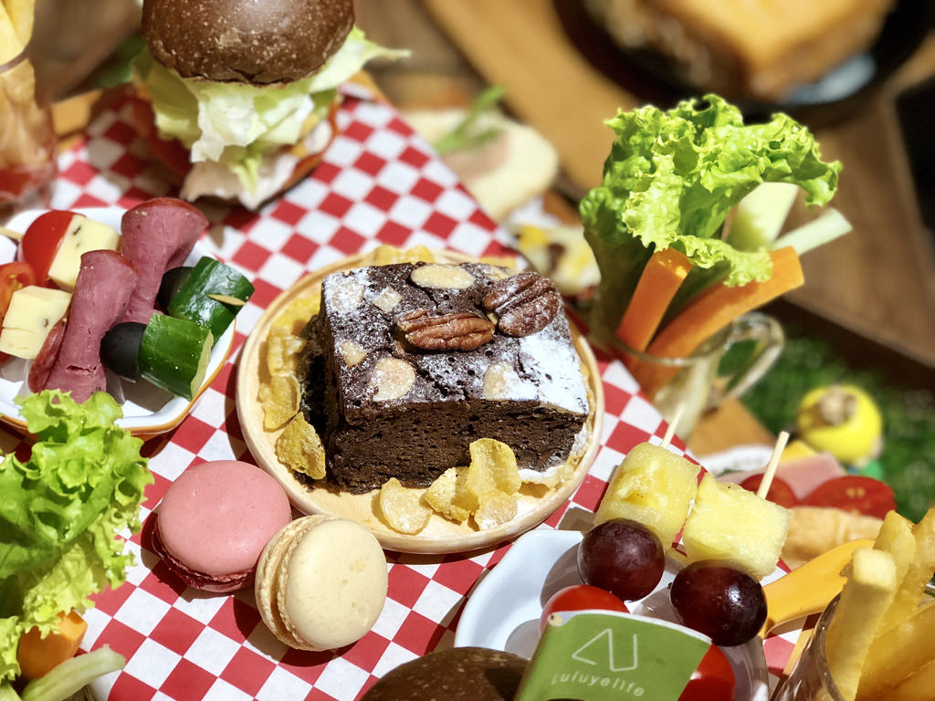 [台北大安] 璐露野生活 LULUYELIFE CAFÉ華麗夢幻的派對野餐桌 / 野餐餐廳 / 輕食三明治 / 可外帶外送