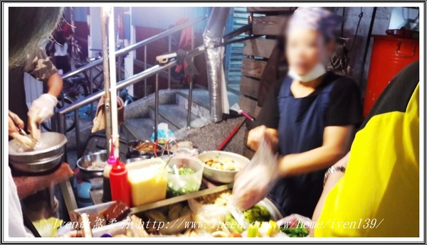欲罷不能鹹水雞 (北市大安店)：《捷運大安站小吃》下班後的輕食小吃-『欲罷不能鹹水雞』