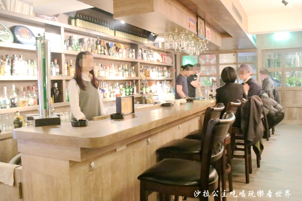 綠洲酒館：大安區好有文藝氣息的酒Bar『The oasis tavern 綠洲酒館』現場爵士樂表演/捷運大安站