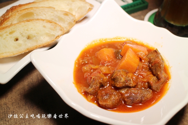 綠洲酒館：大安區好有文藝氣息的酒Bar『The oasis tavern 綠洲酒館』現場爵士樂表演/捷運大安站