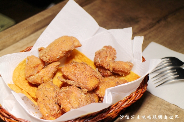 綠洲酒館：大安區好有文藝氣息的酒Bar『The oasis tavern 綠洲酒館』現場爵士樂表演/捷運大安站