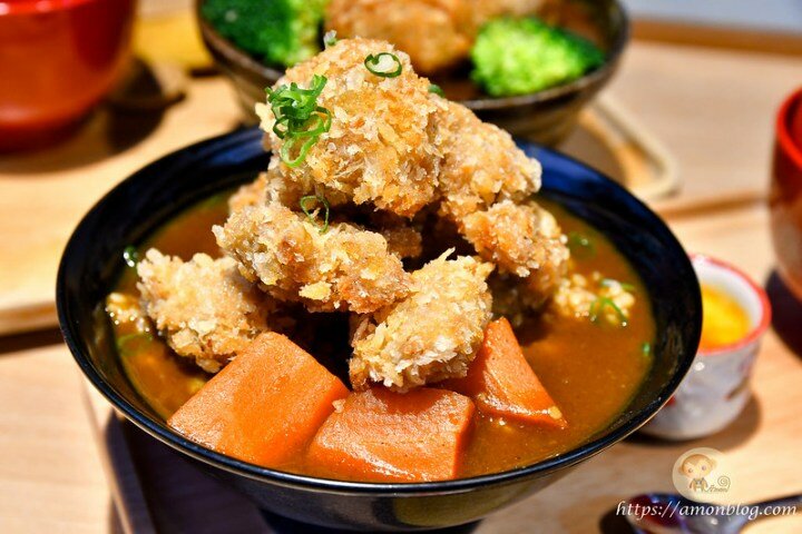 超人氣夜市排隊美食，爆漿起士牛肉丸佐香濃咖哩，好吃到不行!