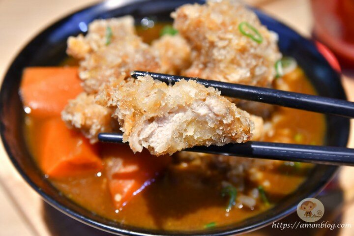 超人氣夜市排隊美食，爆漿起士牛肉丸佐香濃咖哩，好吃到不行!