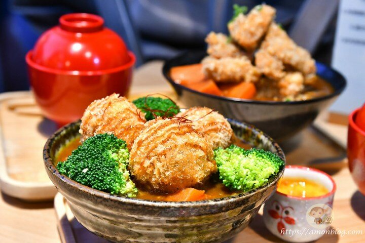 超人氣夜市排隊美食，爆漿起士牛肉丸佐香濃咖哩，好吃到不行!