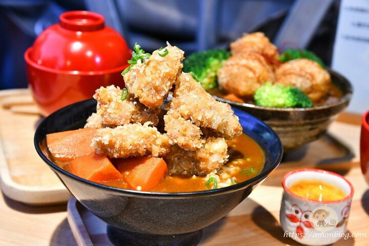 超人氣夜市排隊美食，爆漿起士牛肉丸佐香濃咖哩，好吃到不行!