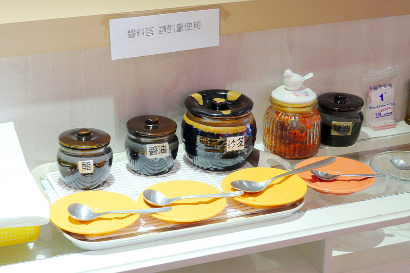 初川食堂：網路好評川味麻辣牛肉麵 招牌牛三寶麵香麻爽辣每日限量供應！