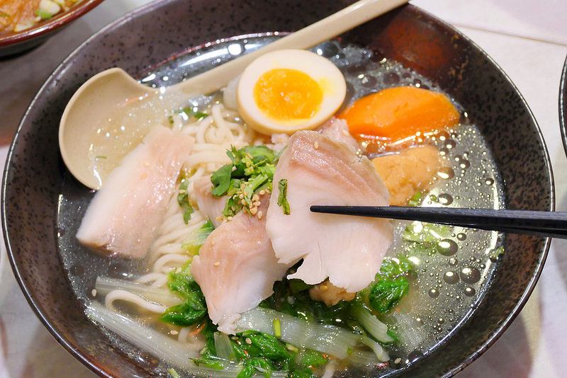 初川食堂：網路好評川味麻辣牛肉麵 招牌牛三寶麵香麻爽辣每日限量供應！