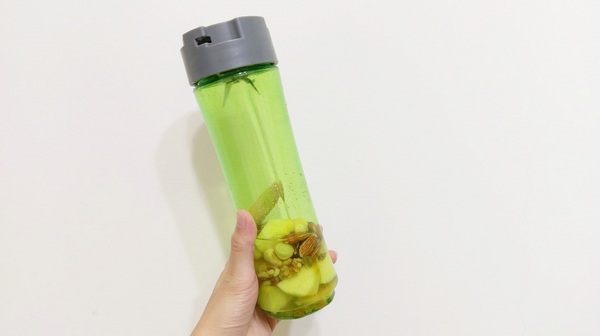 彌菓migoo：彌菓migoo-堅持低溫烘培  保留營養不只是熱量  頂級堅果禮盒  是中秋節的伴手禮首選  簡單的包裝蘊藏不簡單的內容