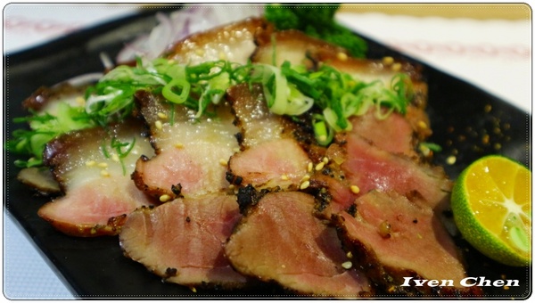 麵殿:《信義安和拉麵烏龍麵》讓人心滿意足的豚骨叉燒拉麵\銷魂生牛肉\直火燒肉丼\『麵殿』是美味的殿堂