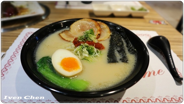 麵殿:《信義安和拉麵烏龍麵》讓人心滿意足的豚骨叉燒拉麵\銷魂生牛肉\直火燒肉丼\『麵殿』是美味的殿堂