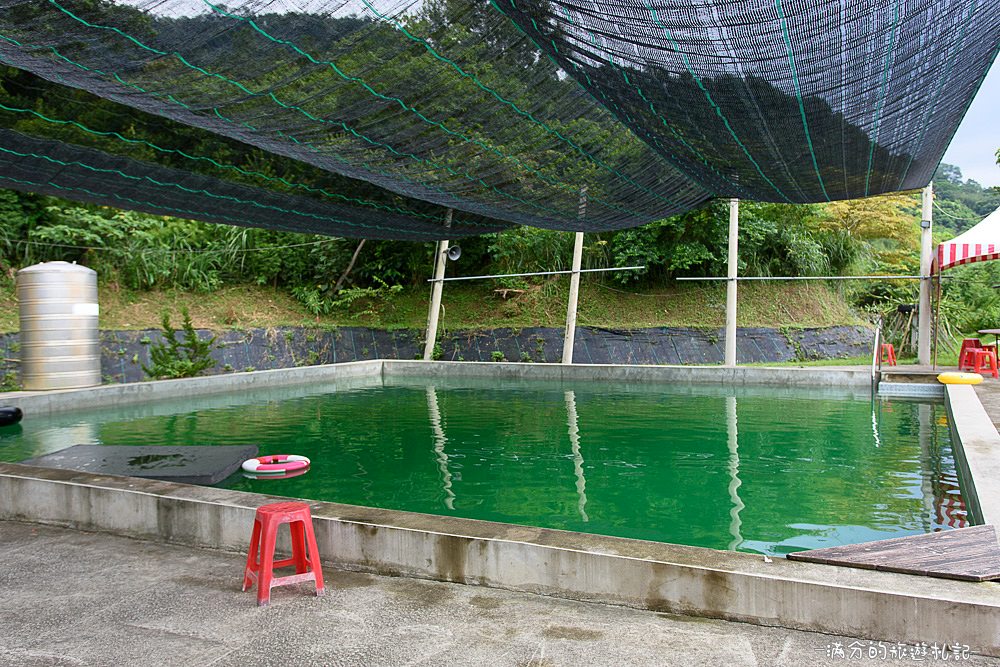 新竹關西景點》宏晟菇業休閒園區 LOVE草原咖啡下午茶 親子沙坑戲水遊樂趣 - 滿分的旅遊札記