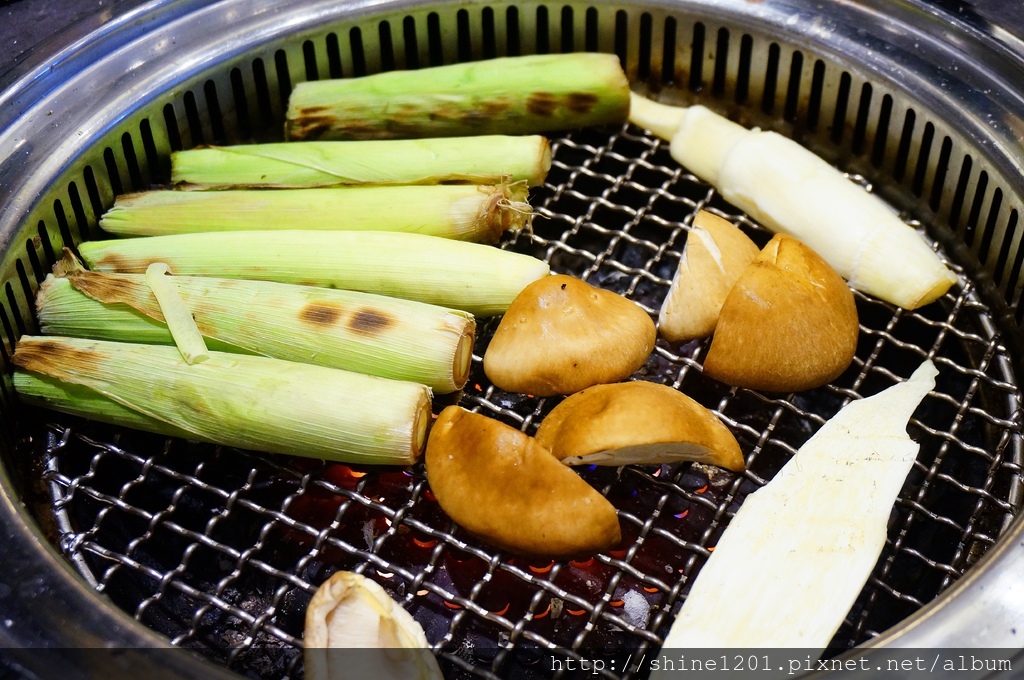 板橋吃到飽.日式料理吃到飽. 原月帝王蟹 前往店家facebook關注