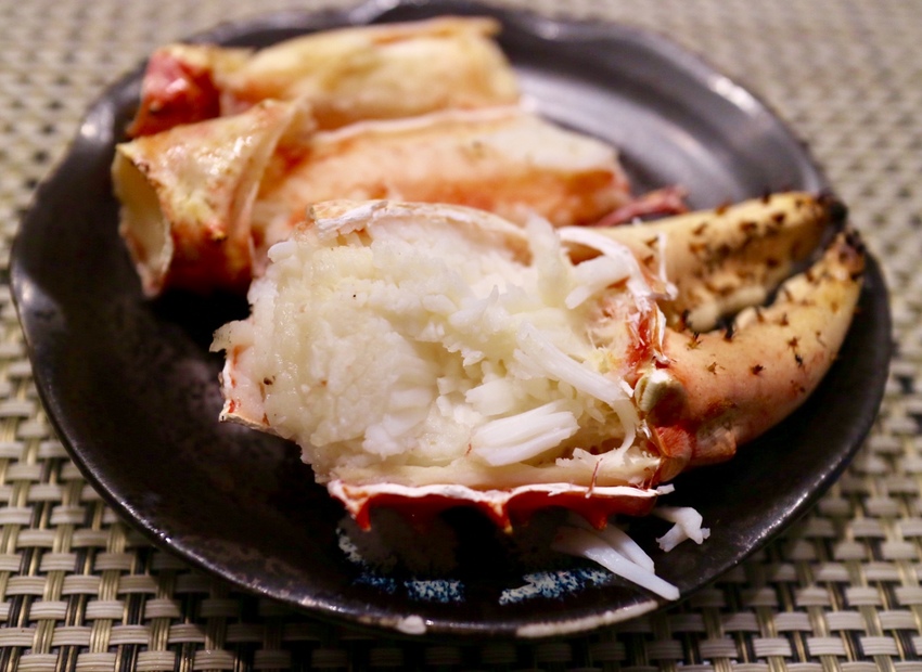 【原月日式頂級帝王蟹燒烤吃到飽】鹽蔥牛舌、肋眼牛排任你吃，桌邊專業代烤，輕鬆享受美食 - 邦妮2兔