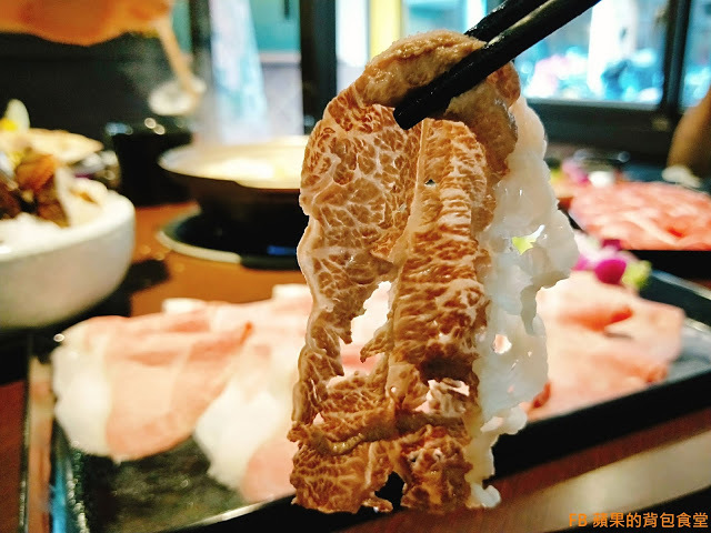 [食記] 苗栗竹南 - 連紀六今鍋物 海陸雙贏的超值饗宴 波士頓龍蝦活跳跳 A5黑毛和牛 安格斯黑牛入口即化 苗栗美食 苗栗火鍋