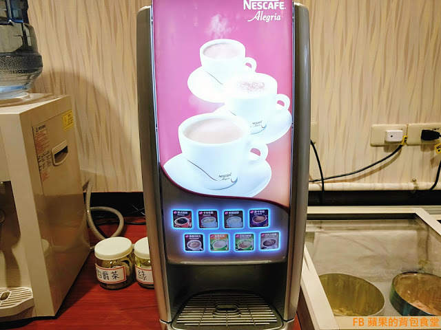 [食記] 苗栗竹南 - 連紀六今鍋物 海陸雙贏的超值饗宴 波士頓龍蝦活跳跳 A5黑毛和牛 安格斯黑牛入口即化 苗栗美食 苗栗火鍋