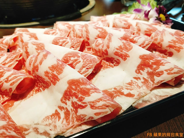 [食記] 苗栗竹南 - 連紀六今鍋物 海陸雙贏的超值饗宴 波士頓龍蝦活跳跳 A5黑毛和牛 安格斯黑牛入口即化 苗栗美食 苗栗火鍋