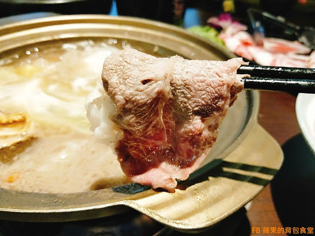 [食記] 苗栗竹南 - 連紀六今鍋物 海陸雙贏的超值饗宴 波士頓龍蝦活跳跳 A5黑毛和牛 安格斯黑牛入口即化 苗栗美食 苗栗火鍋