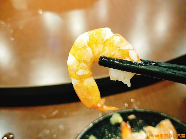 [食記] 苗栗竹南 - 連紀六今鍋物 海陸雙贏的超值饗宴 波士頓龍蝦活跳跳 A5黑毛和牛 安格斯黑牛入口即化 苗栗美食 苗栗火鍋