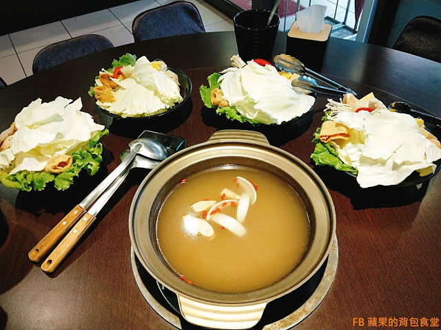 [食記] 苗栗竹南 - 連紀六今鍋物 海陸雙贏的超值饗宴 波士頓龍蝦活跳跳 A5黑毛和牛 安格斯黑牛入口即化 苗栗美食 苗栗火鍋
