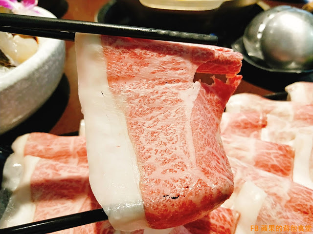 [食記] 苗栗竹南 - 連紀六今鍋物 海陸雙贏的超值饗宴 波士頓龍蝦活跳跳 A5黑毛和牛 安格斯黑牛入口即化 苗栗美食 苗栗火鍋