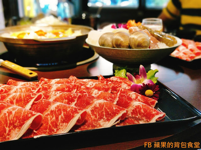 [食記] 苗栗竹南 - 連紀六今鍋物 海陸雙贏的超值饗宴 波士頓龍蝦活跳跳 A5黑毛和牛 安格斯黑牛入口即化 苗栗美食 苗栗火鍋