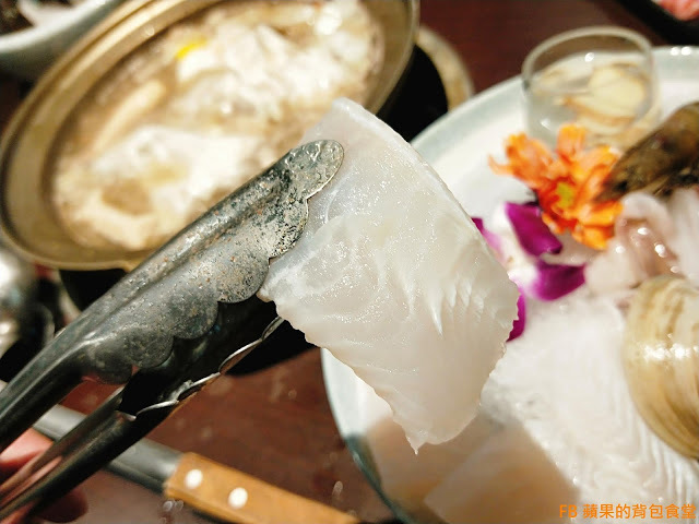 [食記] 苗栗竹南 - 連紀六今鍋物 海陸雙贏的超值饗宴 波士頓龍蝦活跳跳 A5黑毛和牛 安格斯黑牛入口即化 苗栗美食 苗栗火鍋