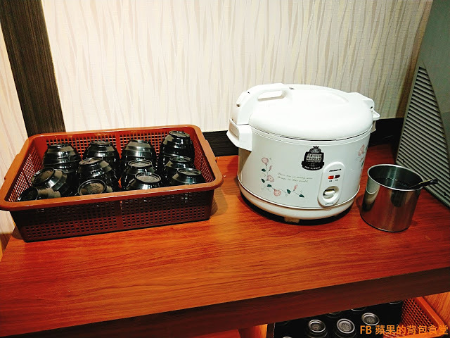 [食記] 苗栗竹南 - 連紀六今鍋物 海陸雙贏的超值饗宴 波士頓龍蝦活跳跳 A5黑毛和牛 安格斯黑牛入口即化 苗栗美食 苗栗火鍋