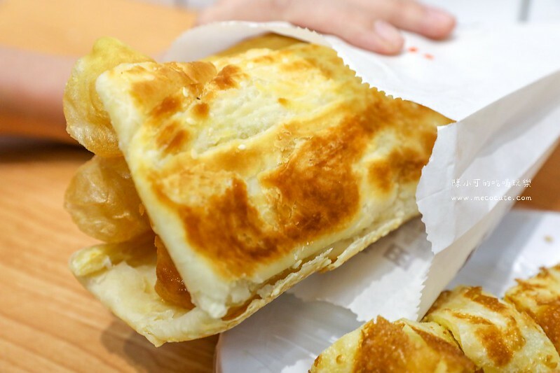 台北市中山區營業時間很長，越晚越熱鬧，台北人氣燒餅油條 招牌酥皮蛋餅 鹹蛋飯糰！