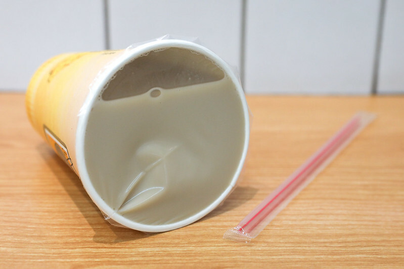 台北市中山區營業時間很長，越晚越熱鬧，台北人氣燒餅油條 招牌酥皮蛋餅 鹹蛋飯糰！