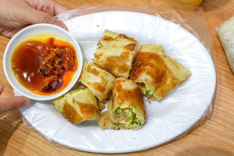 台北市中山區營業時間很長，越晚越熱鬧，台北人氣燒餅油條 招牌酥皮蛋餅 鹹蛋飯糰！