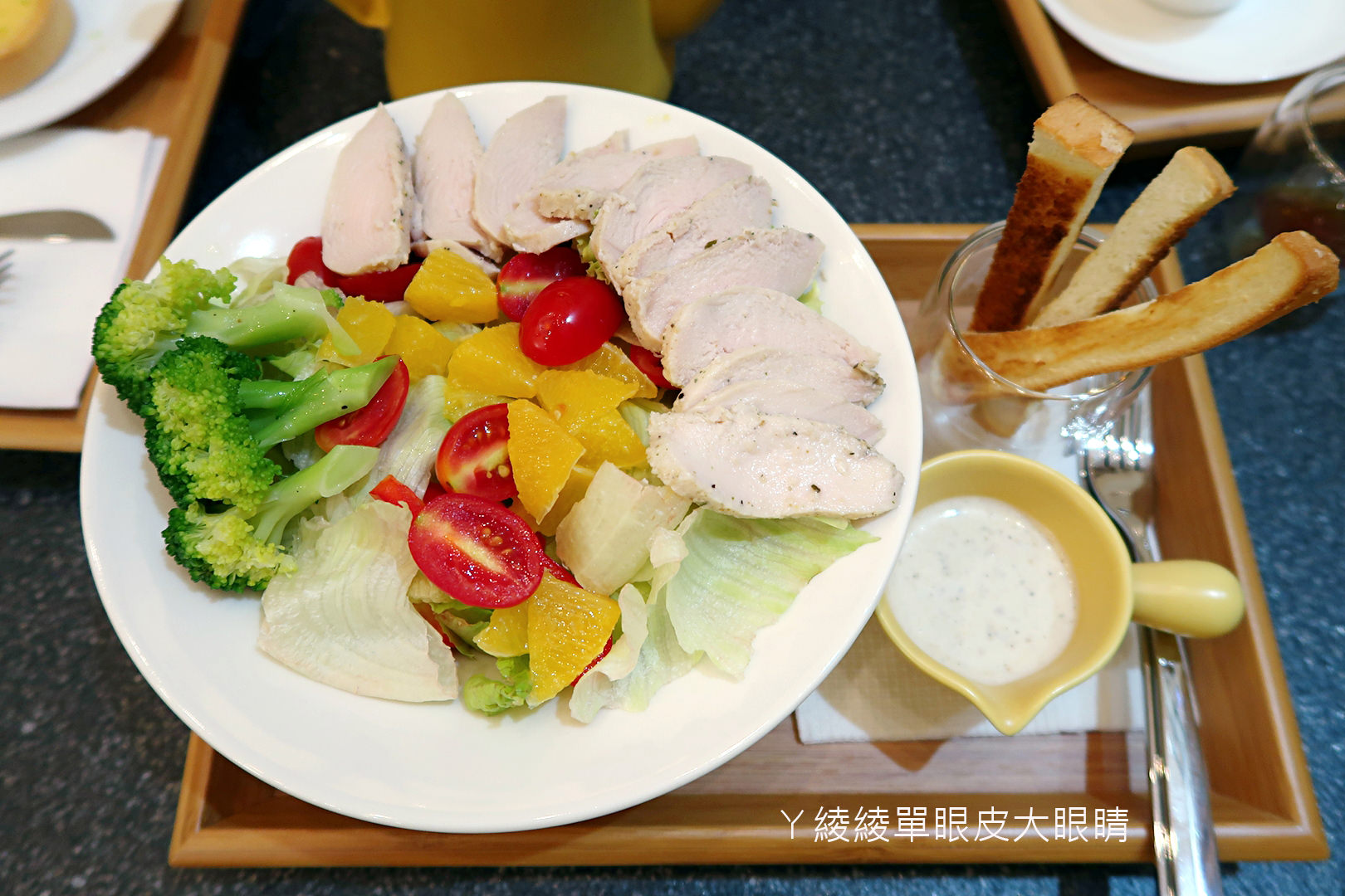 新竹喝咖啡推薦，浮誇系宮廷咖啡店：紫進咖啡