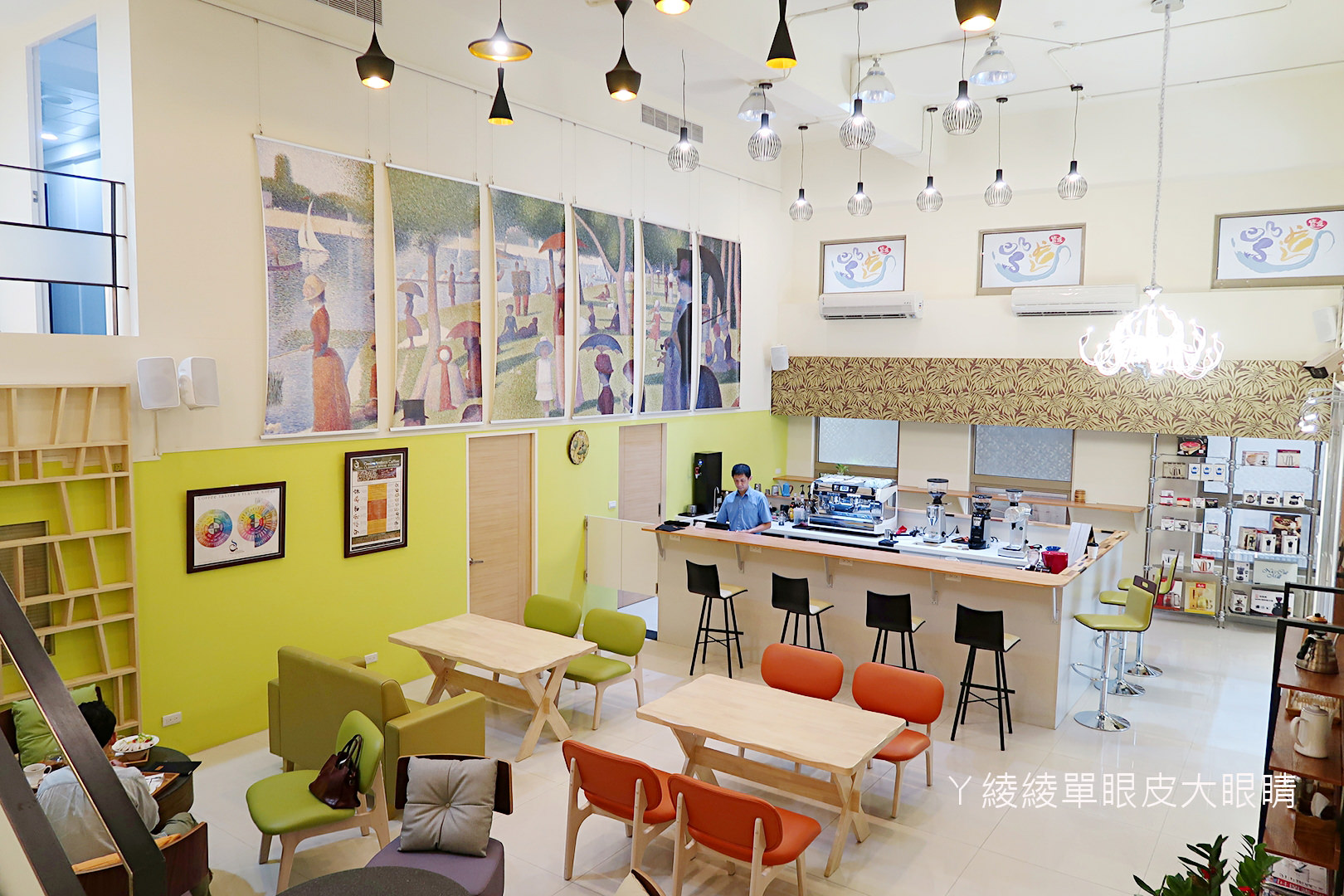 新竹喝咖啡推薦，浮誇系宮廷咖啡店：紫進咖啡