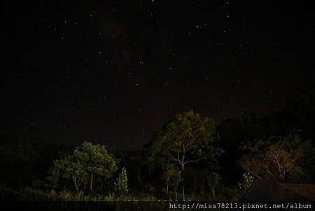 推薦台東露營的地方綺麗歌詩露營園區金剛山下消暑露營體驗射箭、釣魚、划船、玩溪水