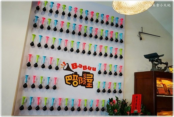 巴部屋工房(文心店):台中南屯』巴部屋 文心店║台中伴手禮首選,手工純鮮奶脆餅,輕食、現打水果冰沙,萌萌登場,還可以外送~