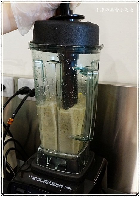 巴部屋工房(文心店):台中南屯』巴部屋 文心店║台中伴手禮首選,手工純鮮奶脆餅,輕食、現打水果冰沙,萌萌登場,還可以外送~