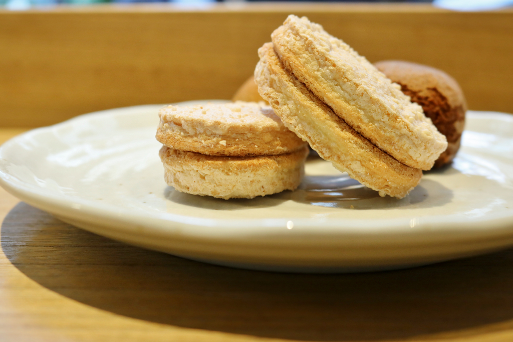 台北｜ISM 主義甜時(忠孝店) 日式職人完美手藝 達克瓦茲．草莓季限定甜點 - 奇奇一起玩樂趣