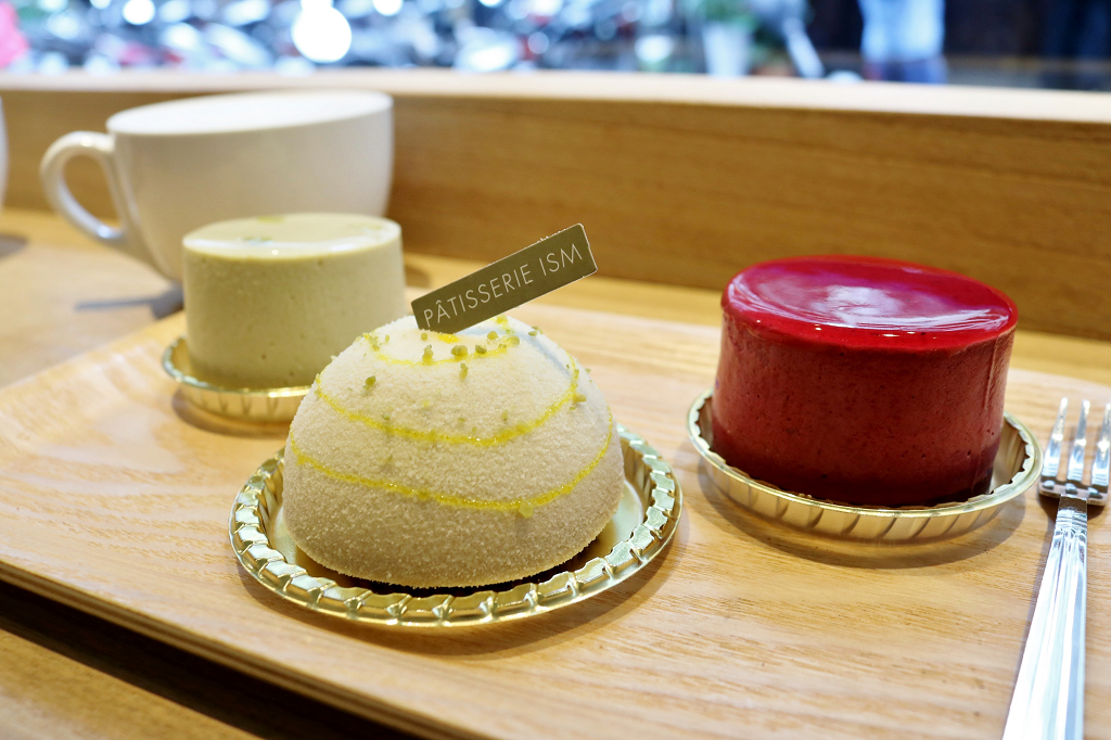 台北｜ISM 主義甜時(忠孝店) 日式職人完美手藝 達克瓦茲．草莓季限定甜點 - 奇奇一起玩樂趣